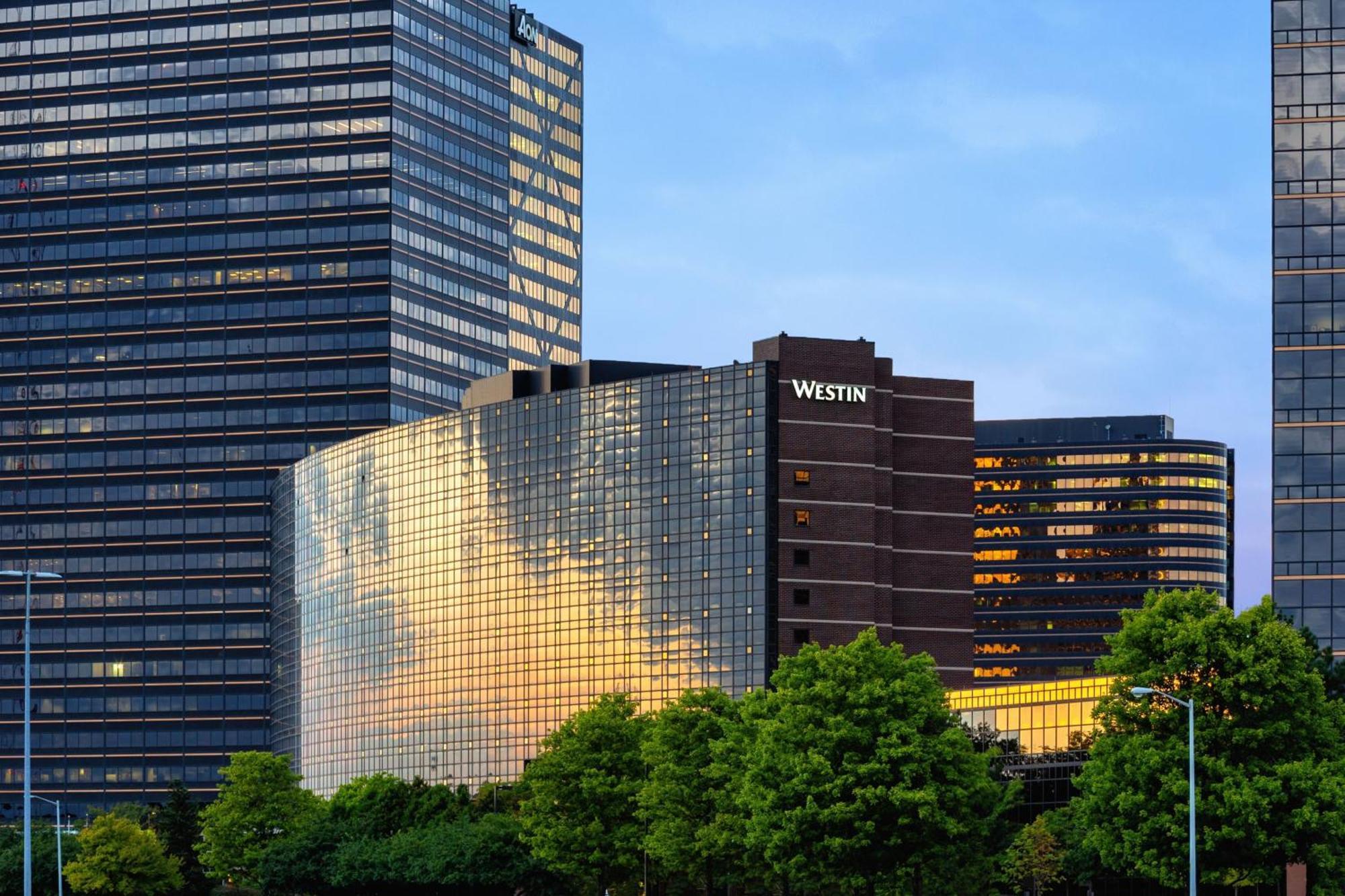 The Westin Southfield Detroit Hotel Exterior photo